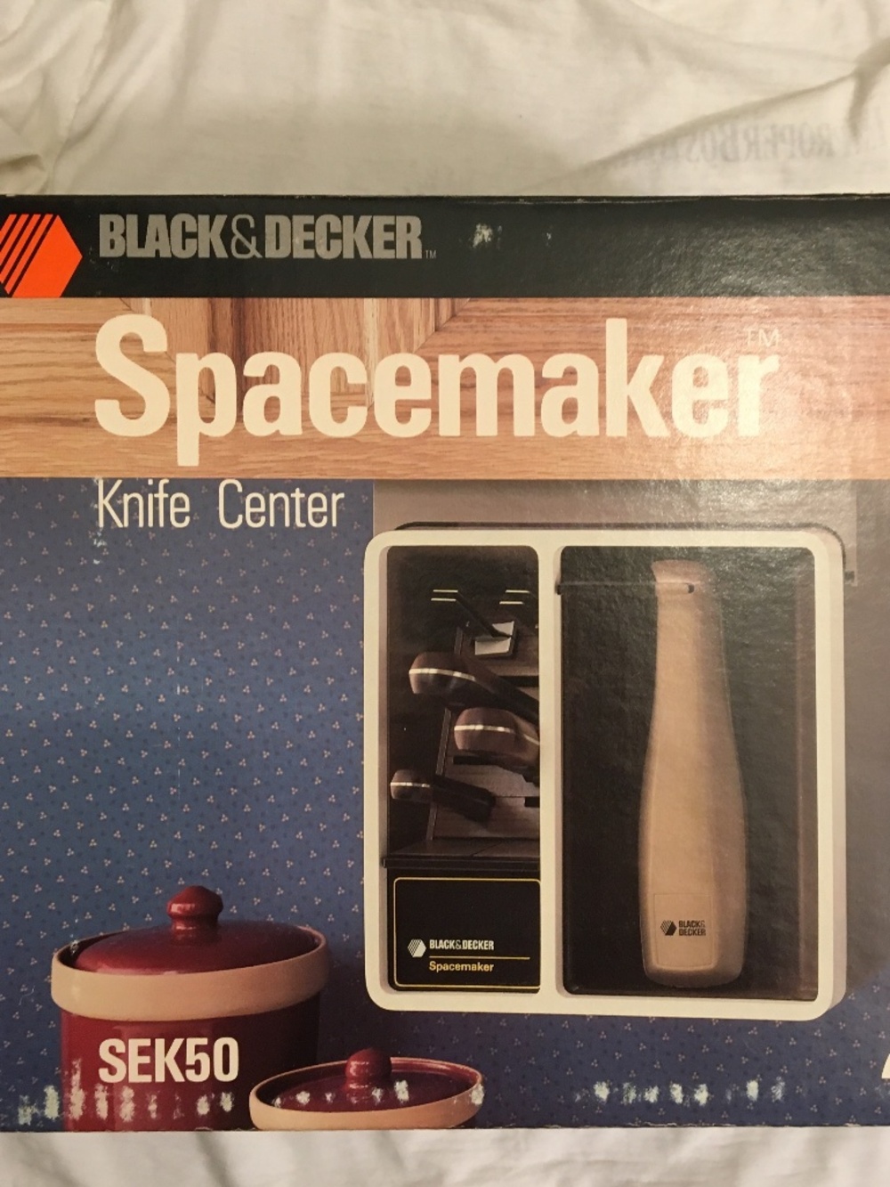 NEW Black & Decker Spacemaker Knife Center